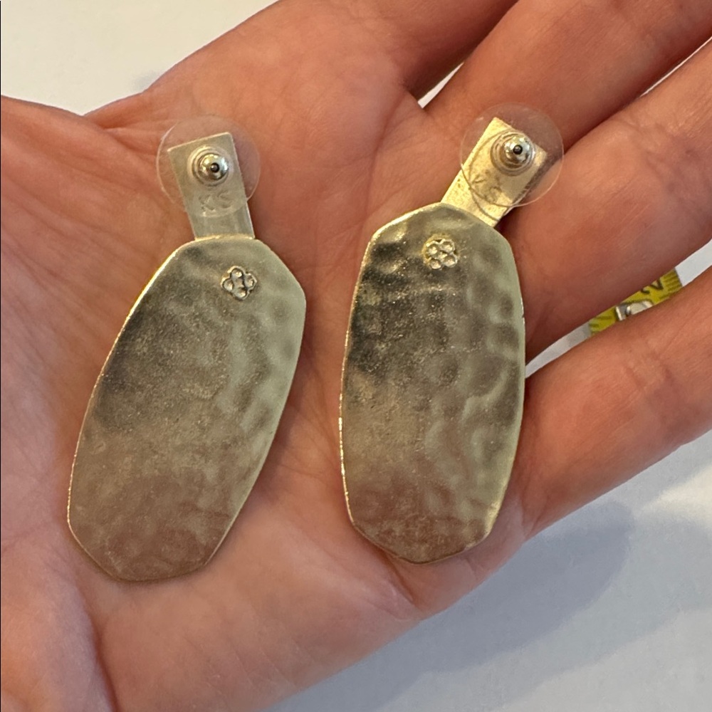 Kendra Scott Aragon Earrings Gold-Tone - Picture 6 of 6